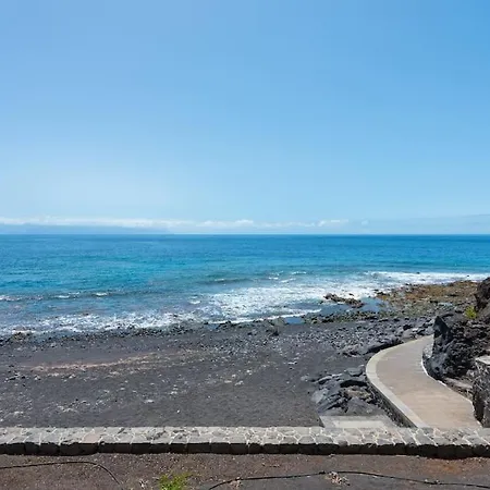 Neptuno Oceanfront *