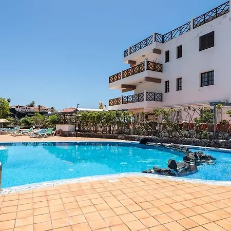 Neptuno Oceanfront דירה *