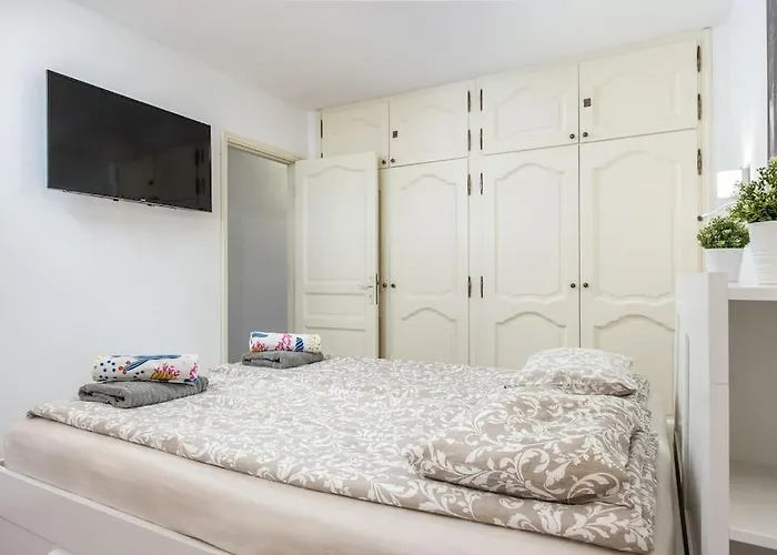 Neptuno Oceanfront *