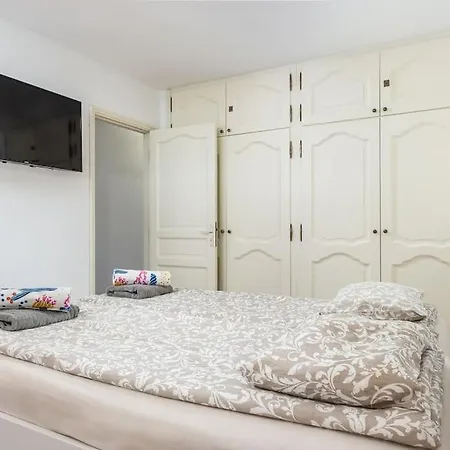 Neptuno Oceanfront *